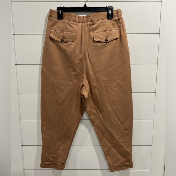 Ami oversized carrot fit trousers in beige - Picture 8 of 10